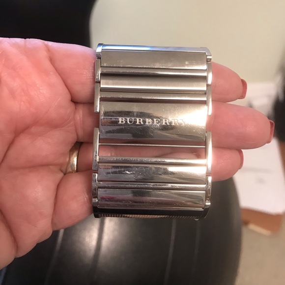 Burberry watch - Picture 3 of 4